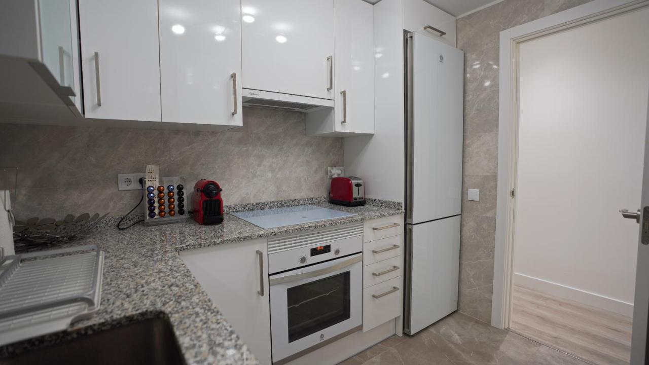 Stylish & Spacious Family Apartment Near Beach & Vibrant Historic Market Alicante Luaran gambar