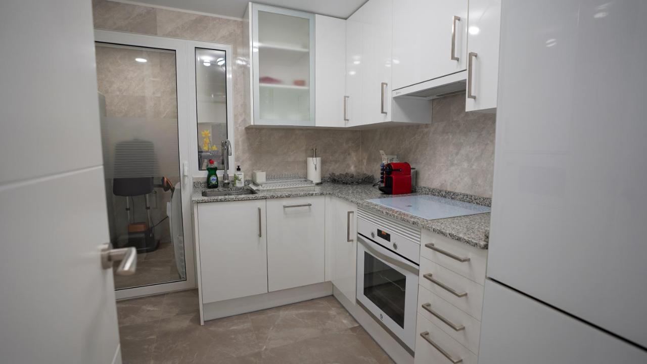 Stylish & Spacious Family Apartment Near Beach & Vibrant Historic Market Alicante Luaran gambar