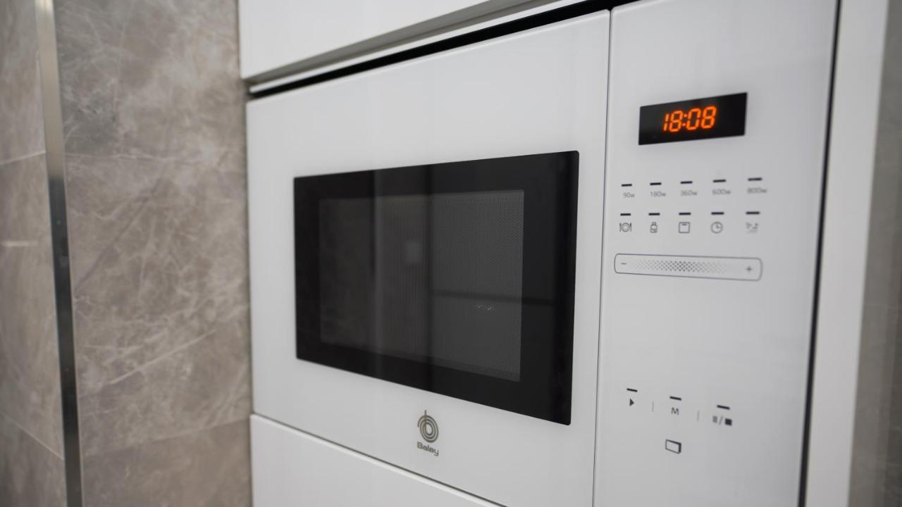 Stylish & Spacious Family Apartment Near Beach & Vibrant Historic Market Alicante Luaran gambar