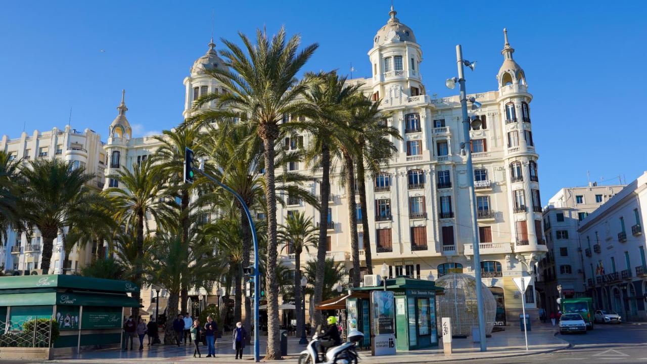 Stylish & Spacious Family Apartment Near Beach & Vibrant Historic Market Alicante Luaran gambar