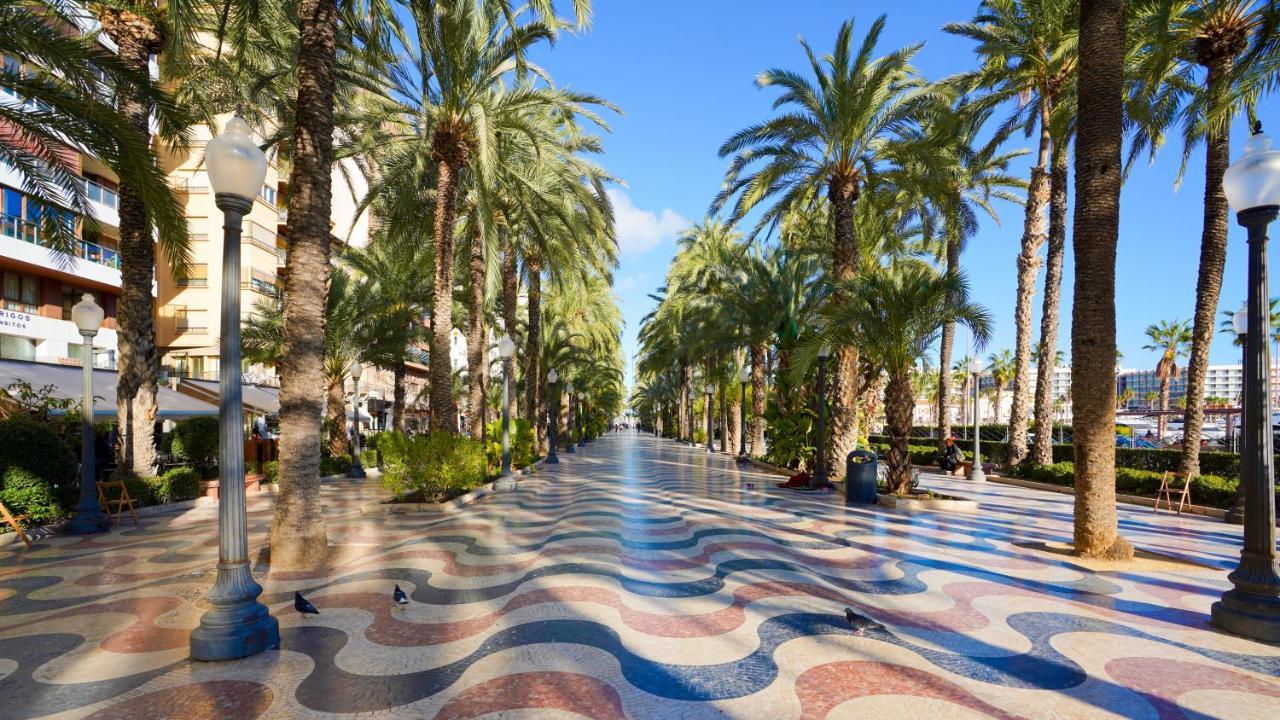 Stylish & Spacious Family Apartment Near Beach & Vibrant Historic Market Alicante Luaran gambar